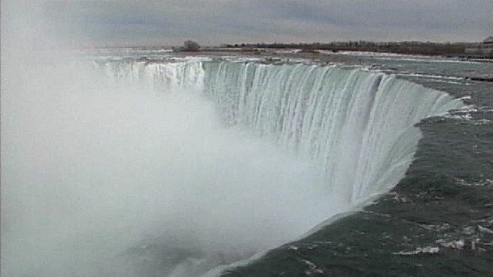 Taking the Falls – The Niagara Peninsula